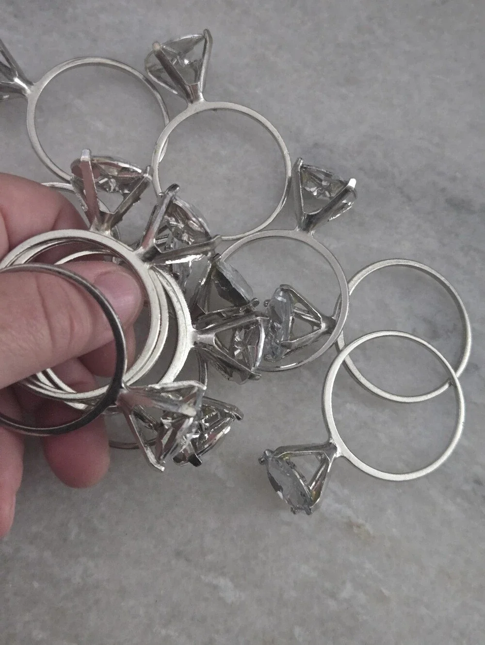Crystal Gem Napkin Ring – 12 Piece Silver Accent